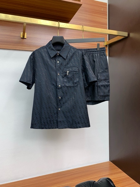 Fendi Men Summer Suits-33